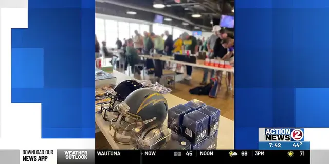 Major trading event this weekend at Fox Valley Card Show — image from WWNY