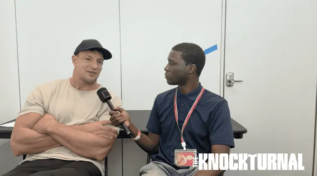 Rob Gronkowski Brings Trading Card Love to New York Comic Con — image from The Knockturnal
