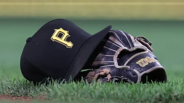 Why Your Old Baseball Cards Might Be More Than Just Memories — image from Yahoo Sports