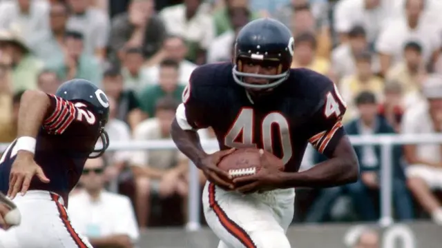 Gale Sayers: 5 Most Iconic & Valuable Cards Ever — image from Yahoo Sports