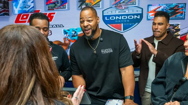 Super Bowl champ Suh reveals 'holy grail' trading card after collecting as a kid — image from The Sun