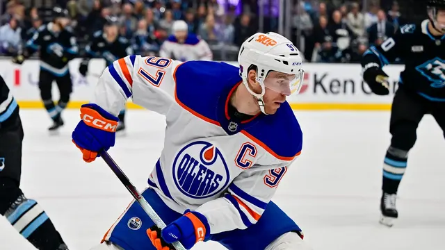 McDavid Is Out-Pacing Gretzky. What Would a First Stanley Cup Do to His Cards? — image from Sports Illustrated