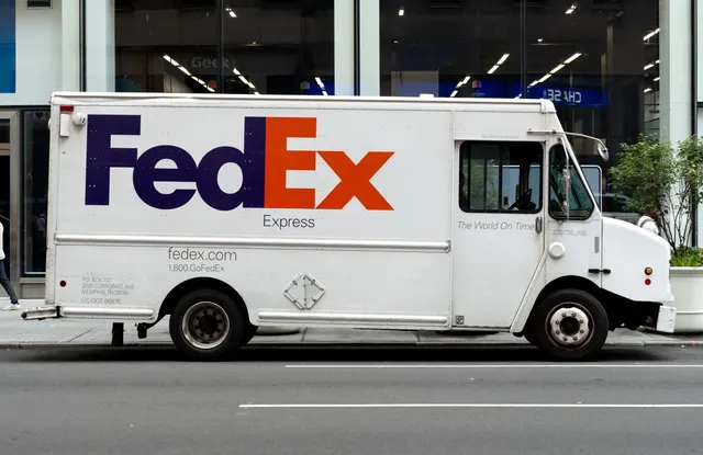 Sports card theft from FedEx truck shakes up hobby, collectors — image from Sports Collectors Digest