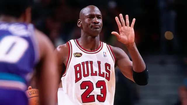 10 Most Expensive Sports Card and Memorabilia Sales of 2026 — image from Bleacher Report