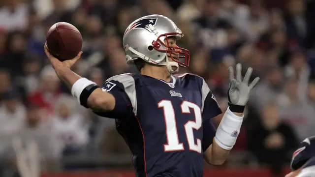 Rare Brady Rookie Leads Weekly Top 5 Football Card Sales — image from Sports Illustrated