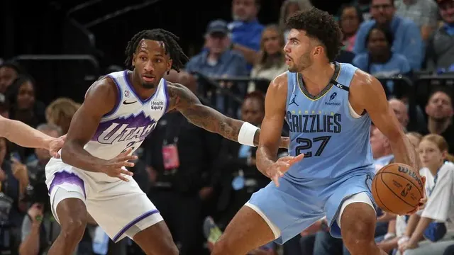 Topps Brings Back NBA Debut Inscription Autographs For Loaded Rookie Class — image from Yahoo Sports
